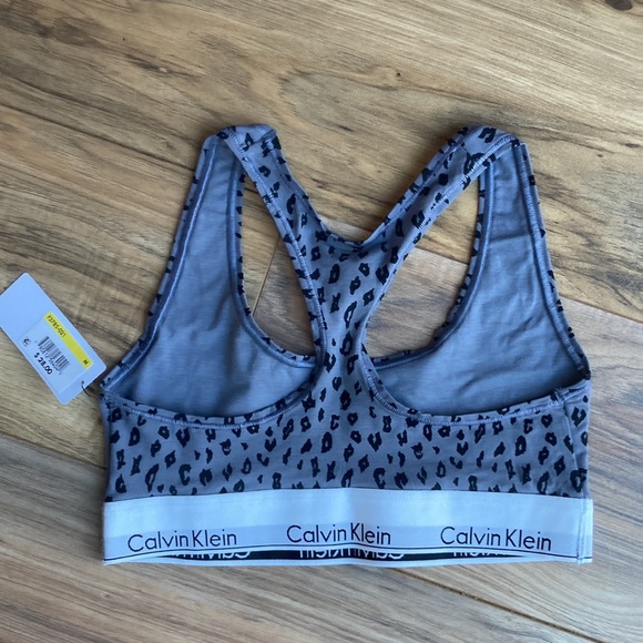Calvin Klein Bra Medium NWT - Picture 2 of 4